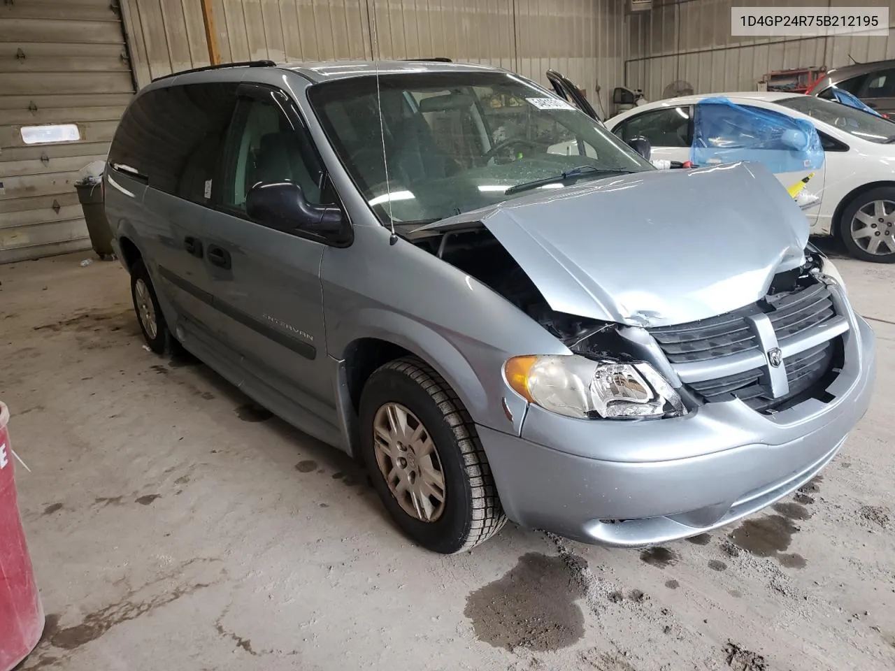 1D4GP24R75B212195 2005 Dodge Grand Caravan Se