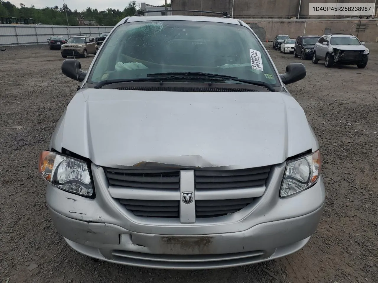 2005 Dodge Caravan Sxt VIN: 1D4GP45R25B238987 Lot: 54930514