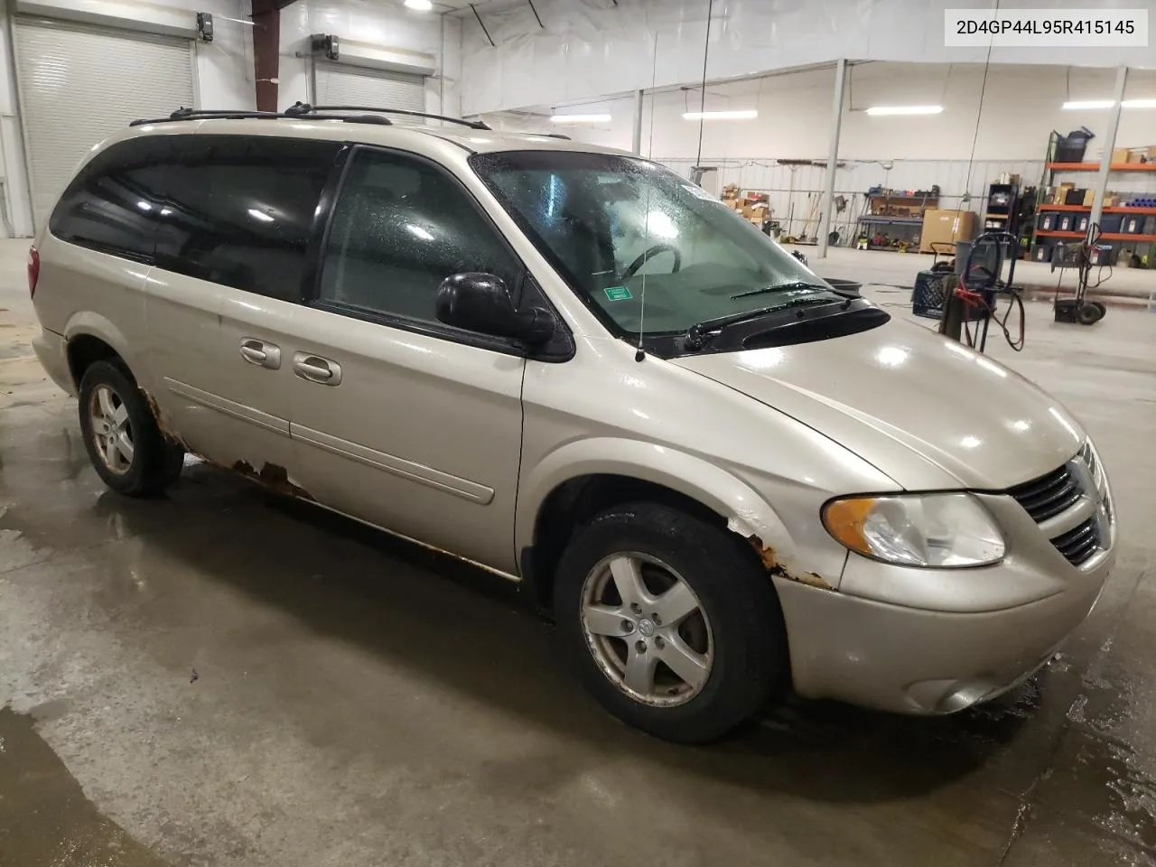 2005 Dodge Grand Caravan Sxt VIN: 2D4GP44L95R415145 Lot: 55105134