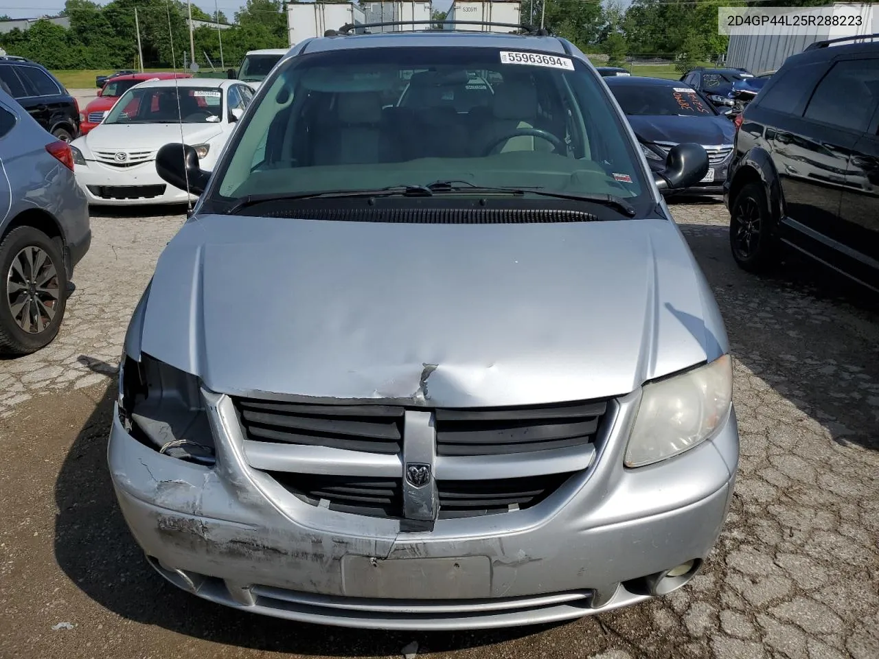 2D4GP44L25R288223 2005 Dodge Grand Caravan Sxt