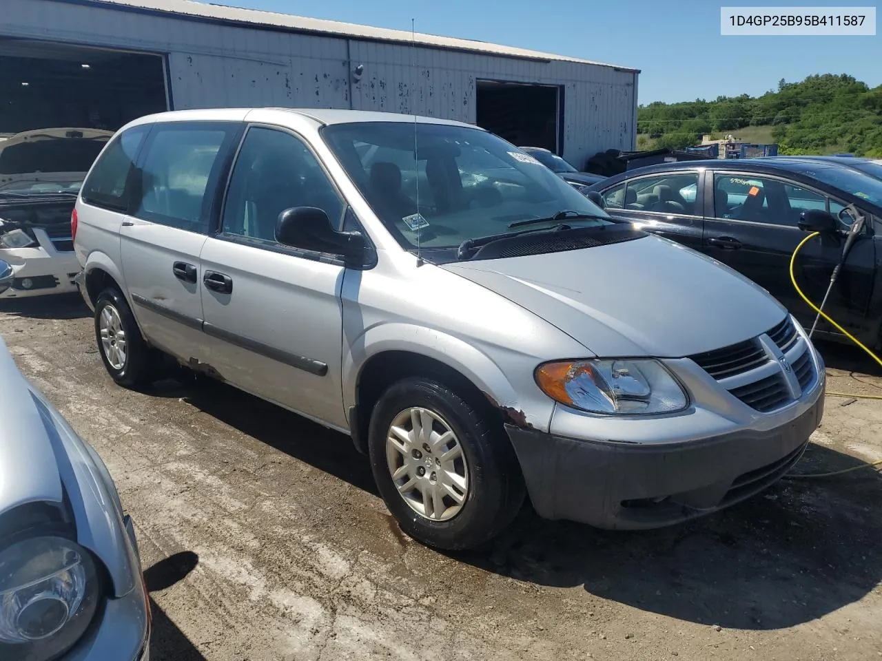 2005 Dodge Caravan Se VIN: 1D4GP25B95B411587 Lot: 56400374