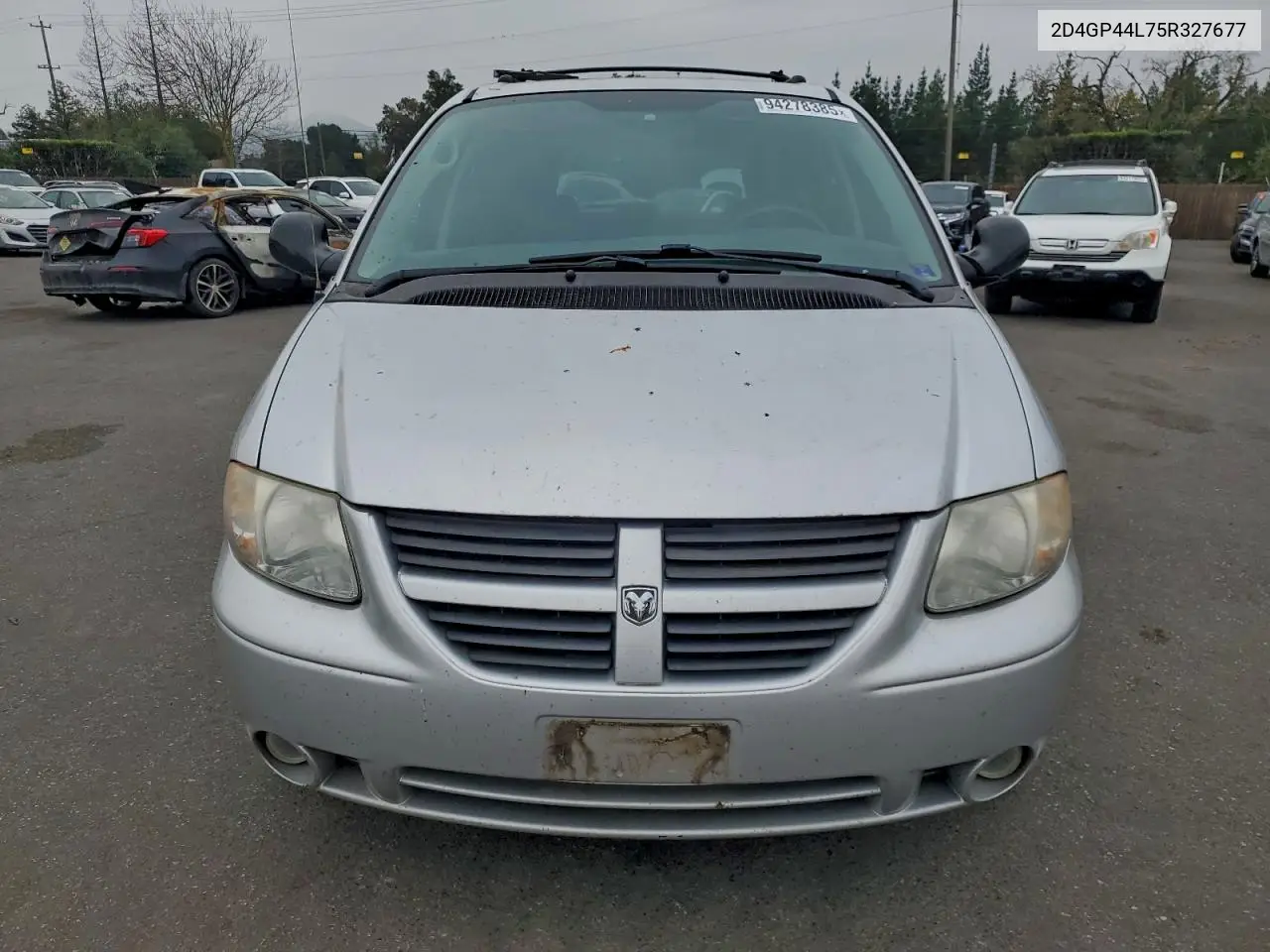 2D4GP44L75R327677 2005 Dodge Grand Caravan Sxt