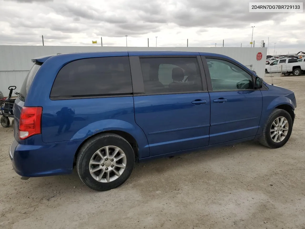 2011 Dodge Grand Caravan R/T VIN: 2D4RN7DG7BR729133 Lot: 52621164