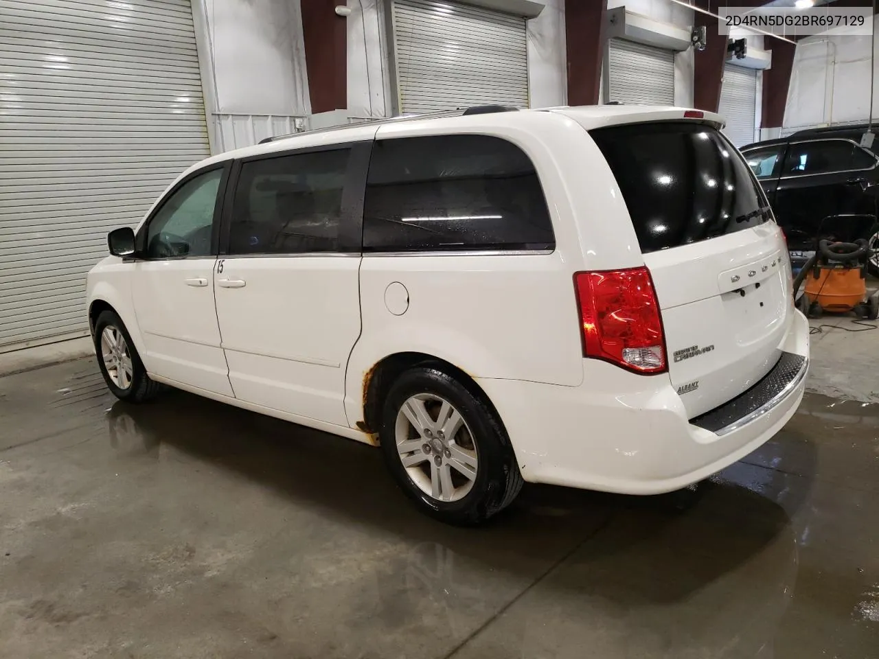 2D4RN5DG2BR697129 2011 Dodge Grand Caravan Crew