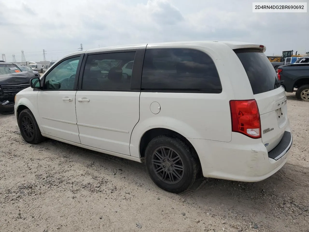 2011 Dodge Grand Caravan Express VIN: 2D4RN4DG2BR690692 Lot: 57501324