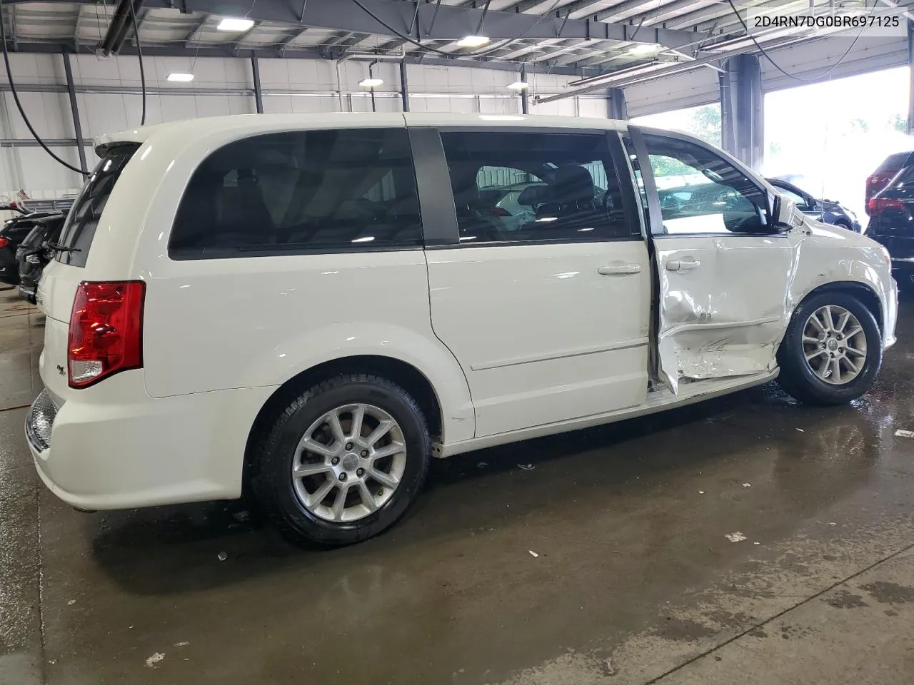 2D4RN7DG0BR697125 2011 Dodge Grand Caravan R/T