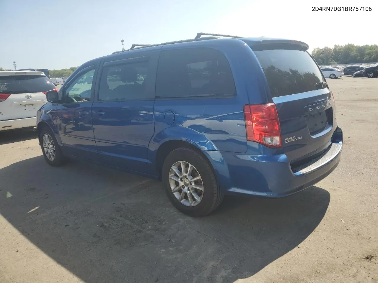 2011 Dodge Grand Caravan R/T VIN: 2D4RN7DG1BR757106 Lot: 71277424