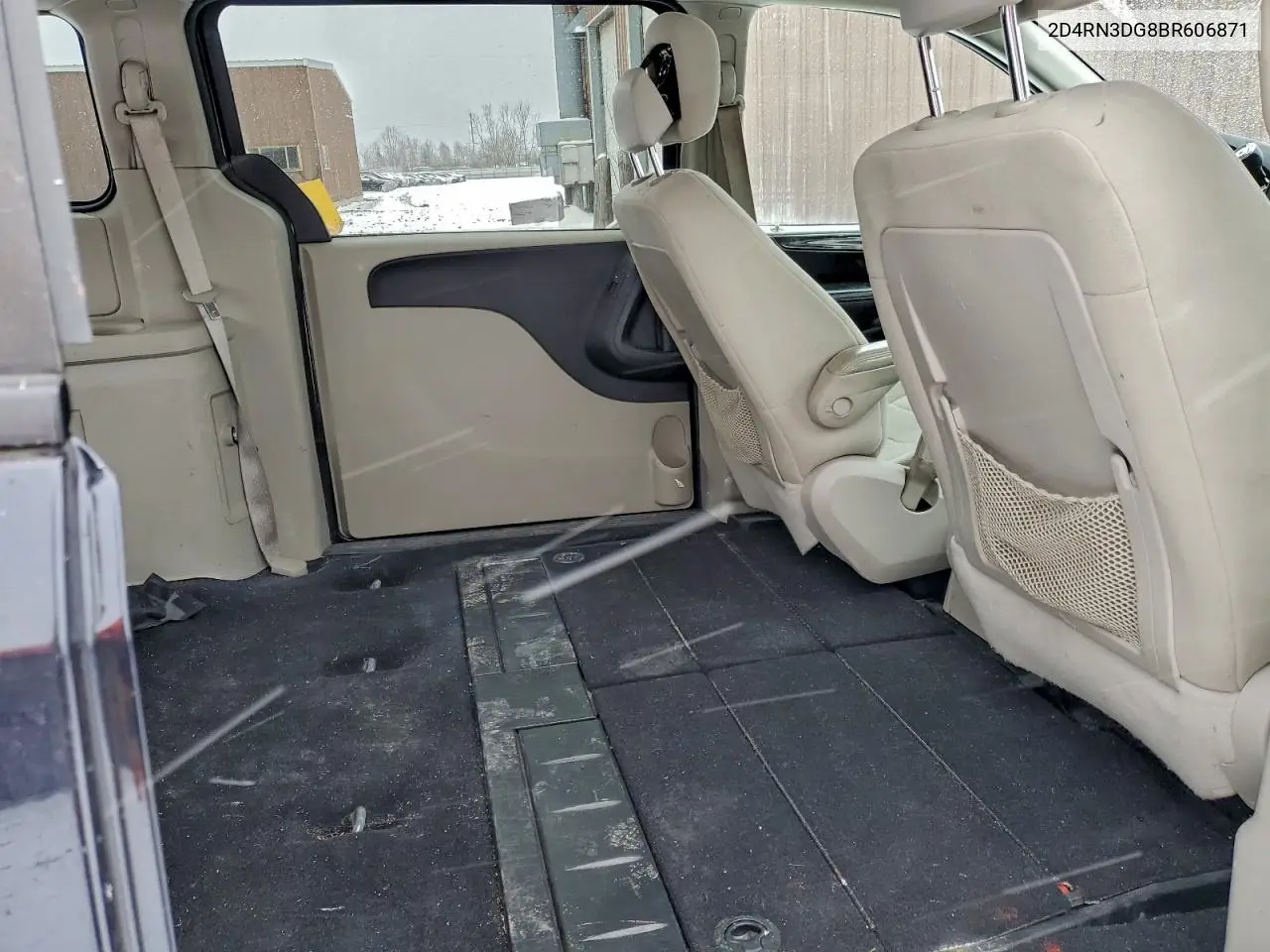 2D4RN3DG8BR606871 2011 Dodge Grand Caravan Mainstreet