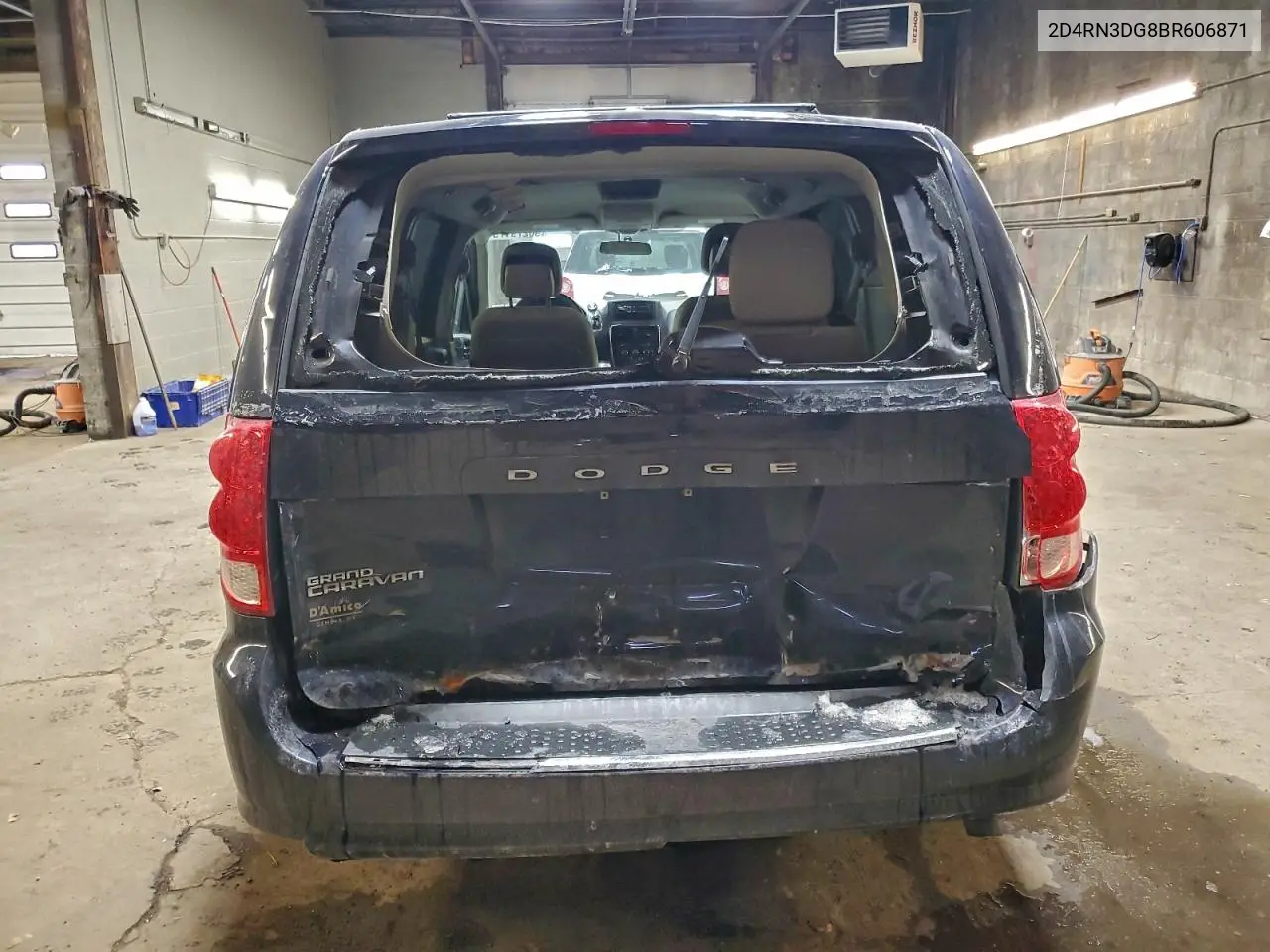 2D4RN3DG8BR606871 2011 Dodge Grand Caravan Mainstreet