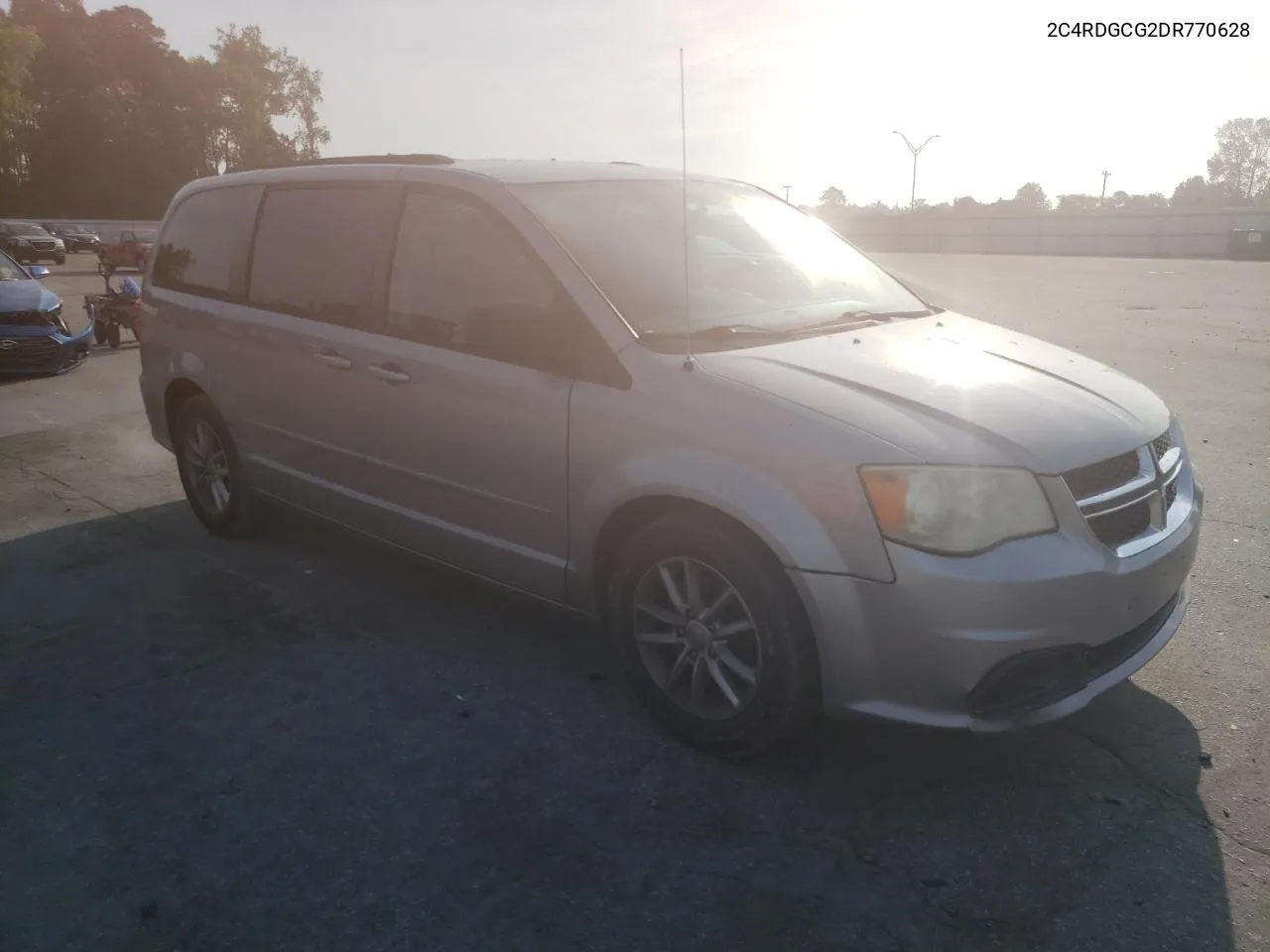 2013 Dodge Grand Caravan Sxt VIN: 2C4RDGCG2DR770628 Lot: 53288064