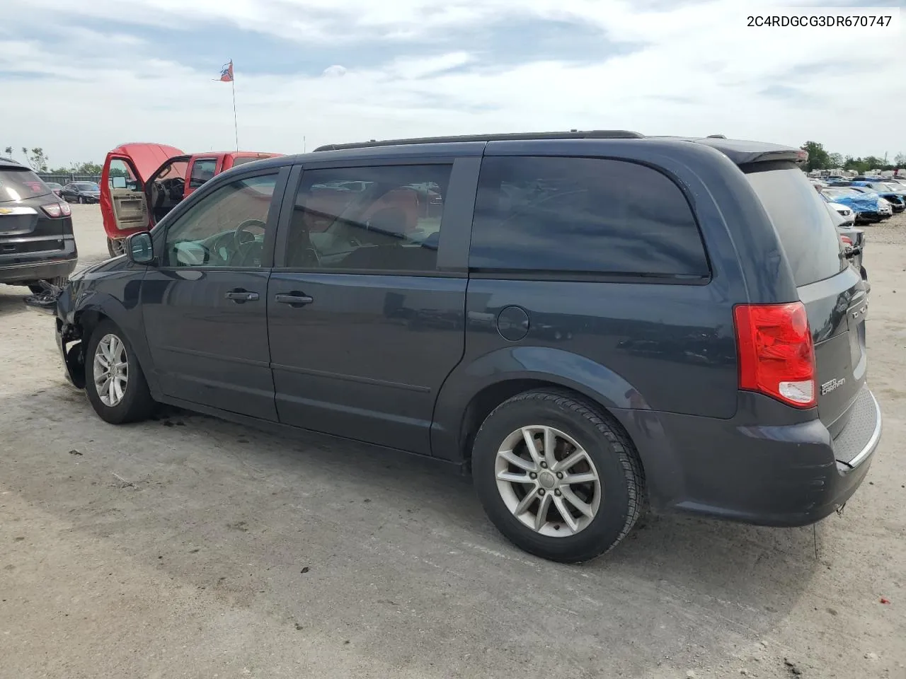 2013 Dodge Grand Caravan Sxt VIN: 2C4RDGCG3DR670747 Lot: 53397954