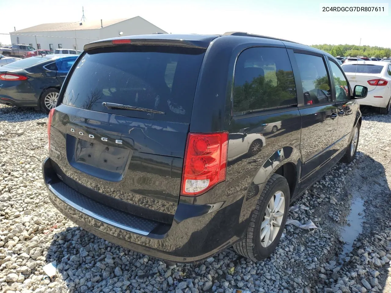 2C4RDGCG7DR807611 2013 Dodge Grand Caravan Sxt