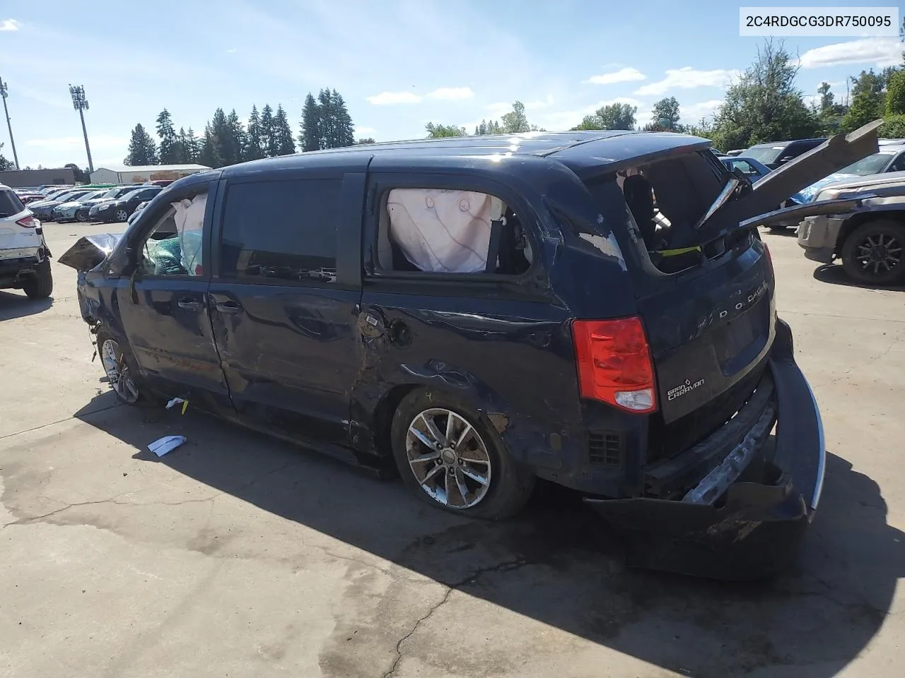 2C4RDGCG3DR750095 2013 Dodge Grand Caravan Sxt