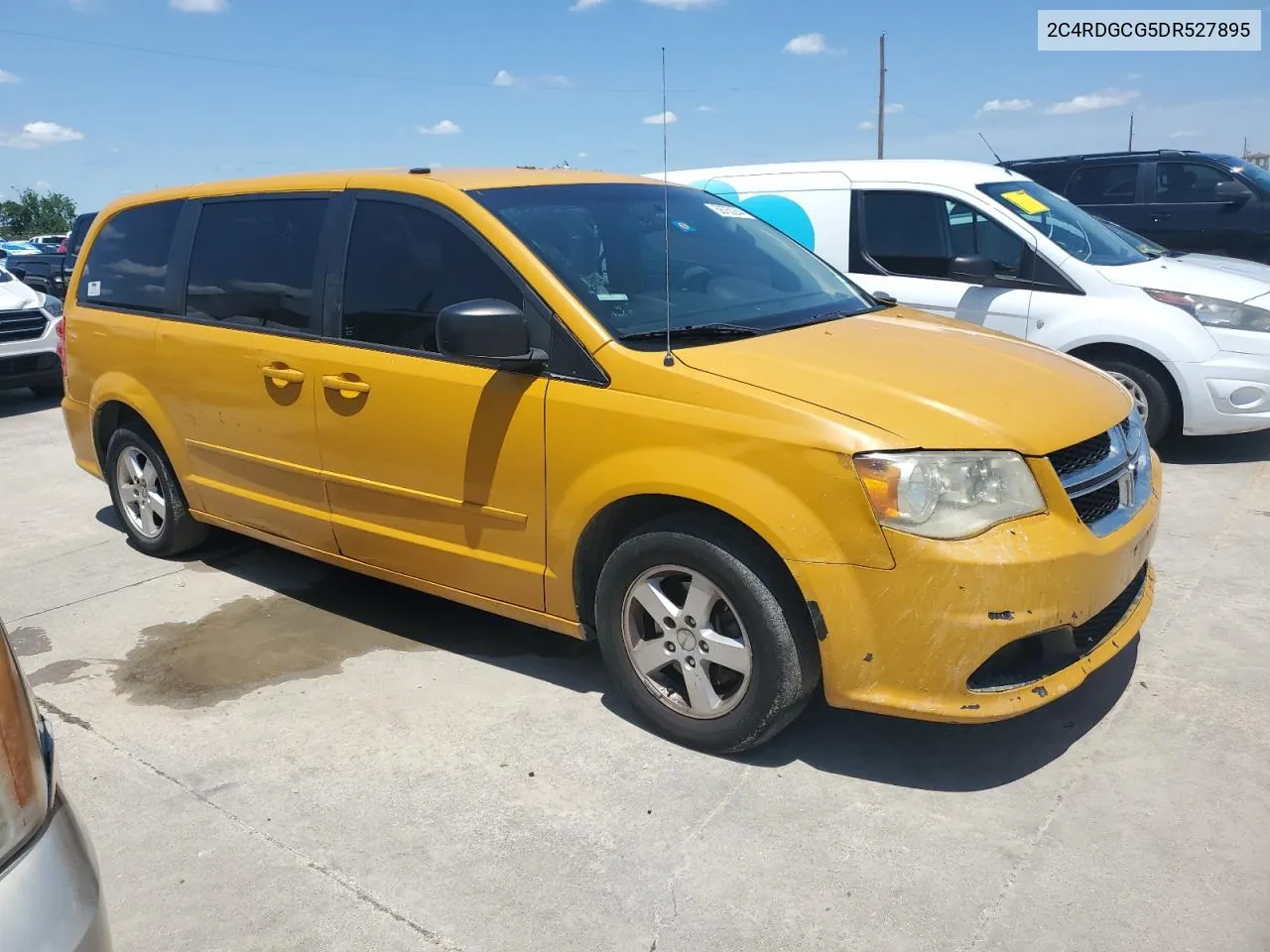 2C4RDGCG5DR527895 2013 Dodge Grand Caravan Sxt