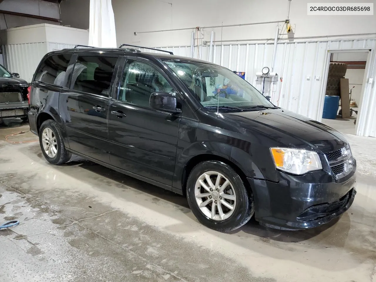 2C4RDGCG3DR685698 2013 Dodge Grand Caravan Sxt