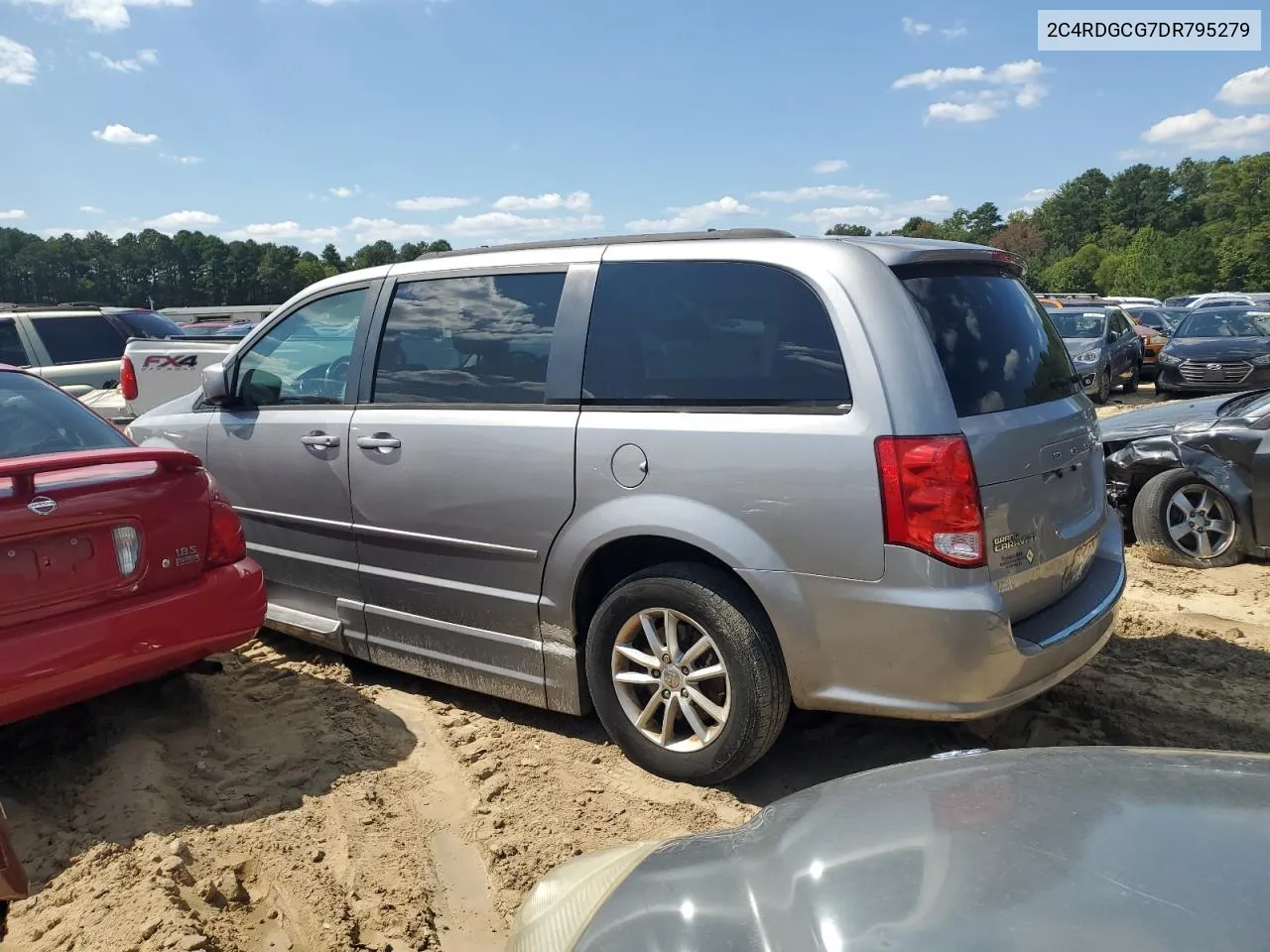 2C4RDGCG7DR795279 2013 Dodge Grand Caravan Sxt