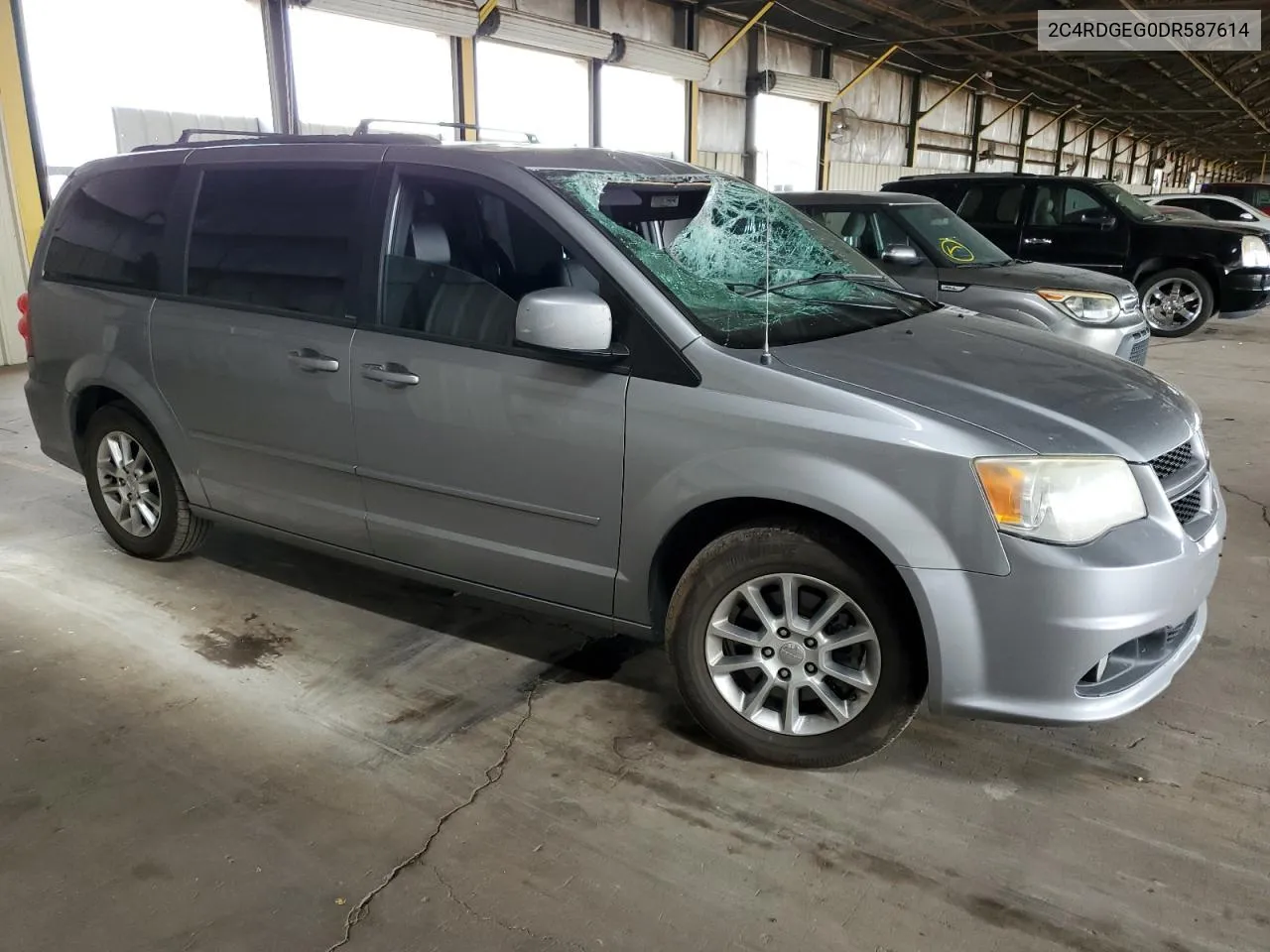 2C4RDGEG0DR587614 2013 Dodge Grand Caravan R/T