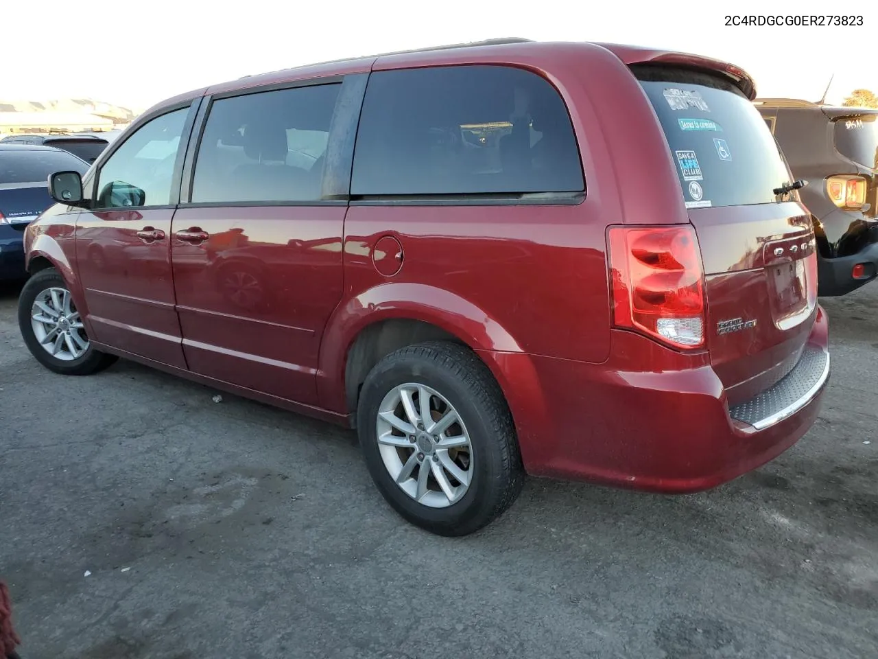 2014 Dodge Grand Caravan Sxt VIN: 2C4RDGCG0ER273823 Lot: 40700244