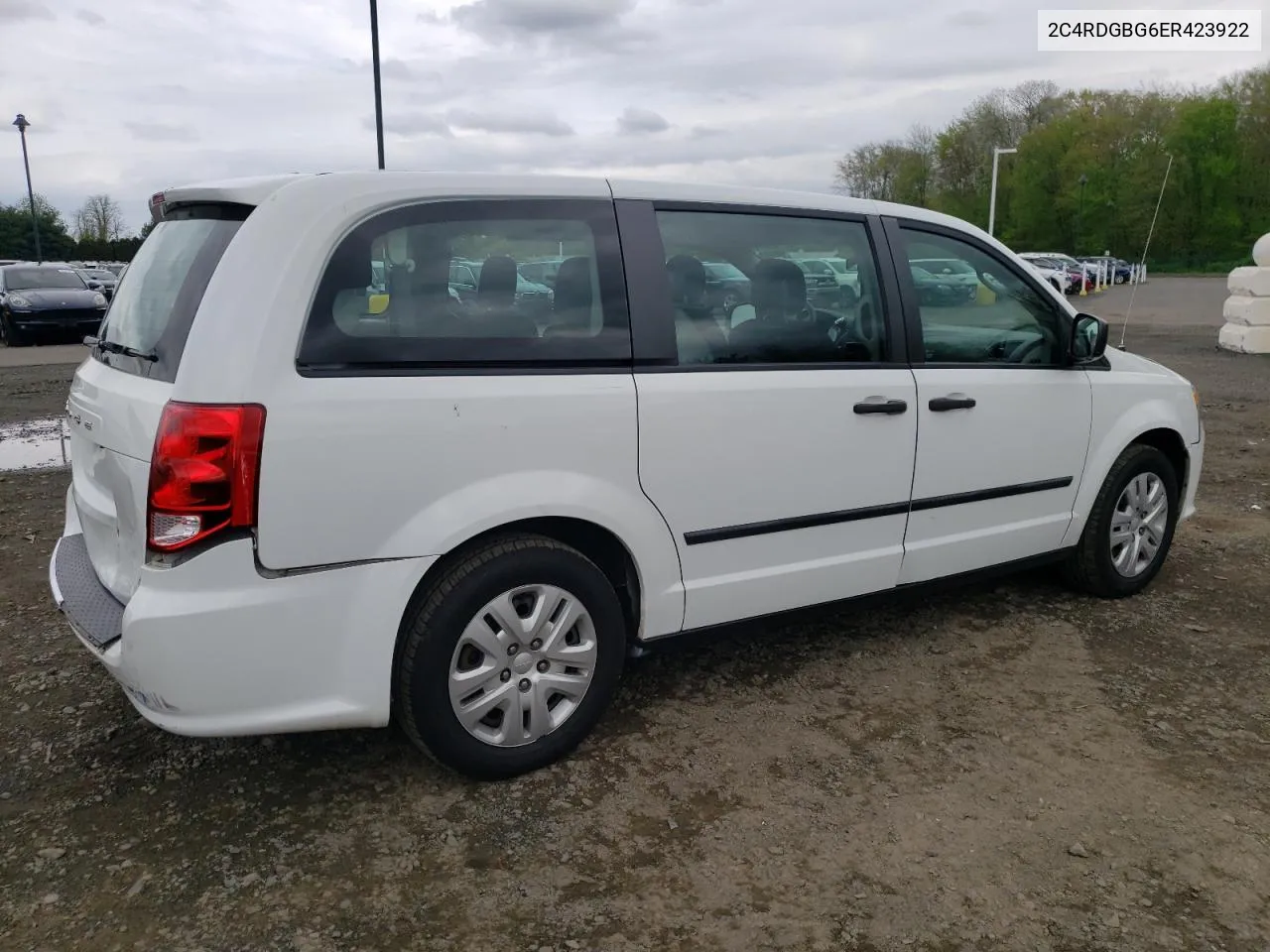 2C4RDGBG6ER423922 2014 Dodge Grand Caravan Se