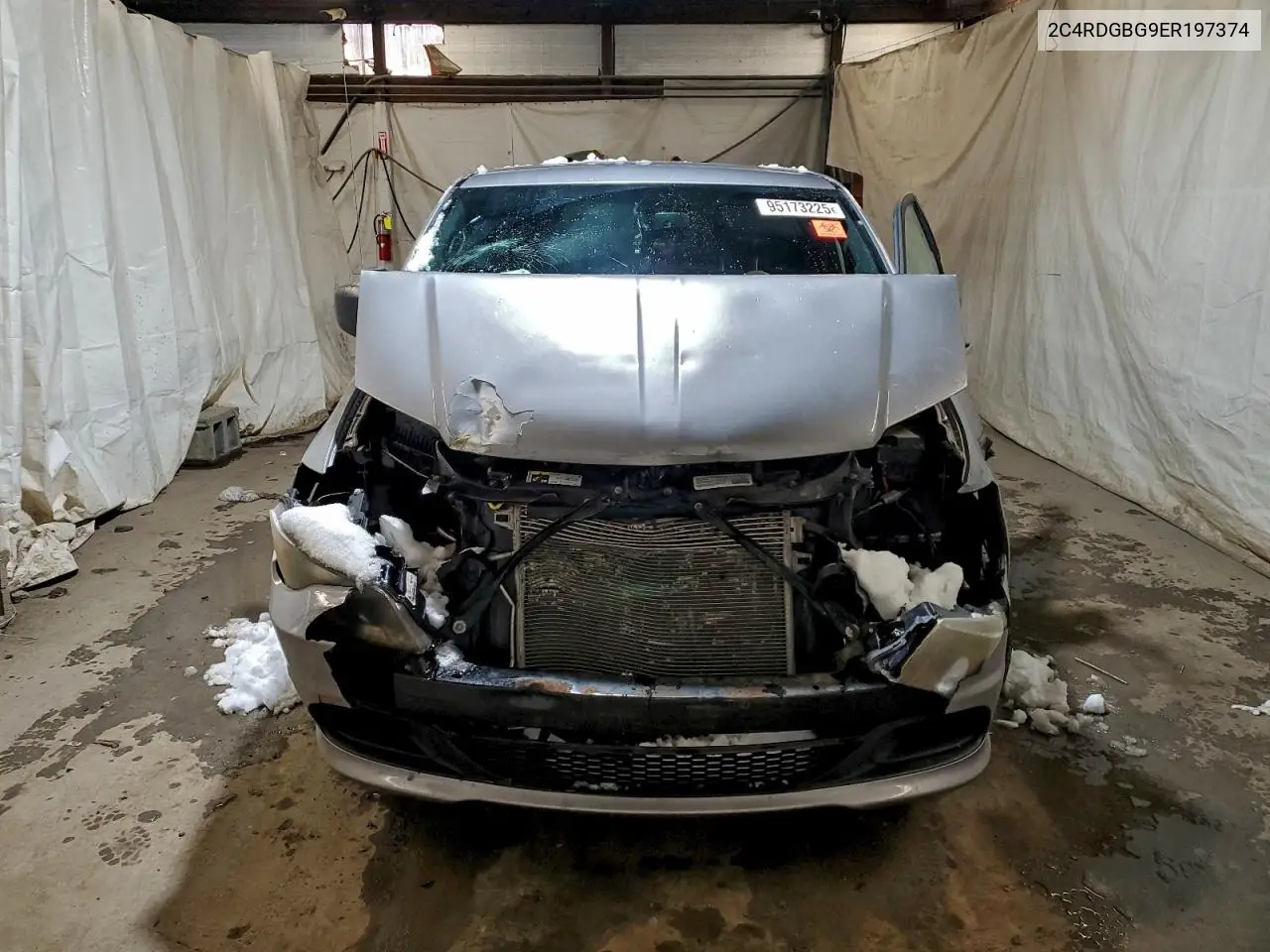 2C4RDGBG9ER197374 2014 Dodge Grand Caravan Se