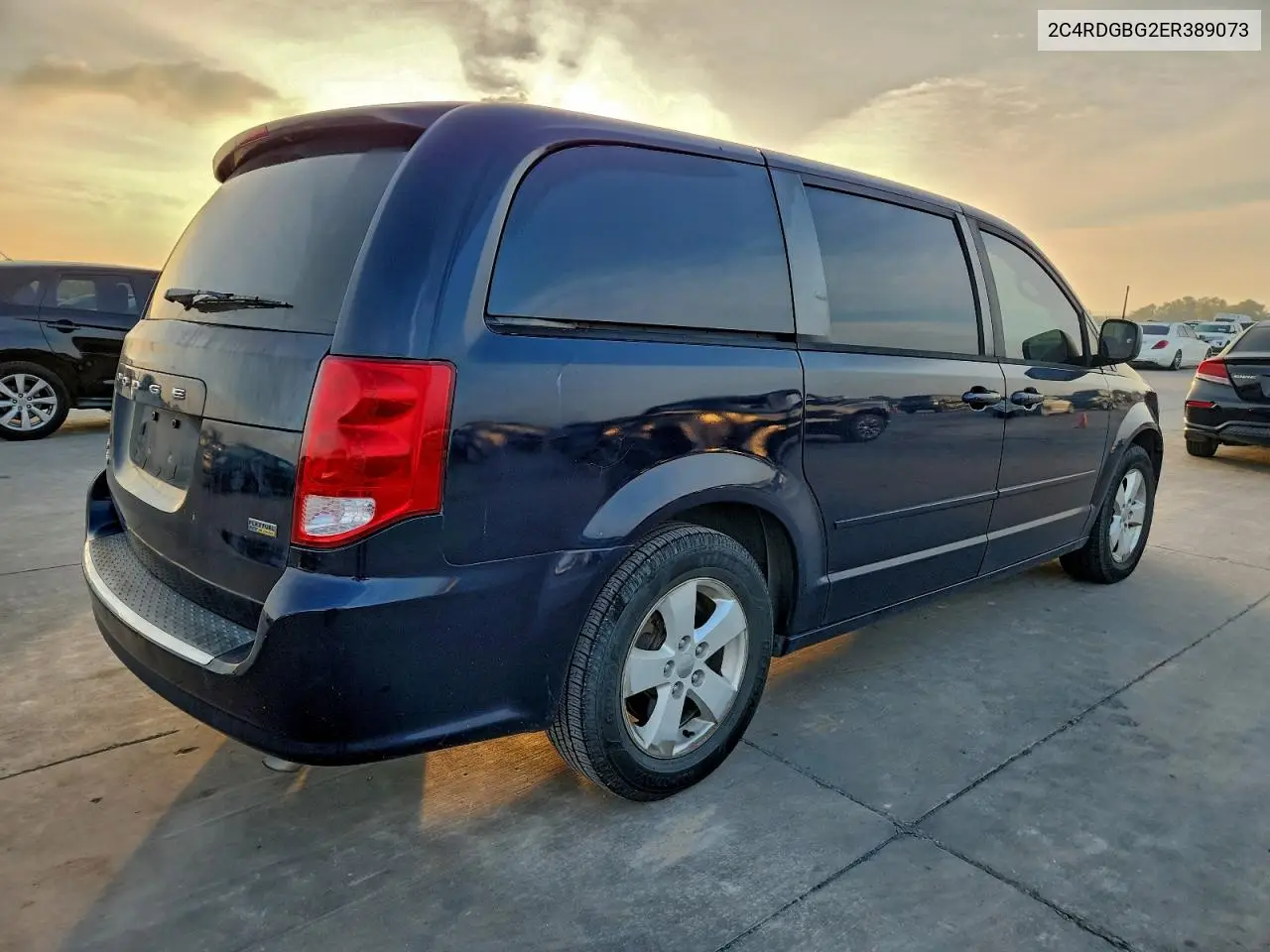 2C4RDGBG2ER389073 2014 Dodge Grand Caravan Se