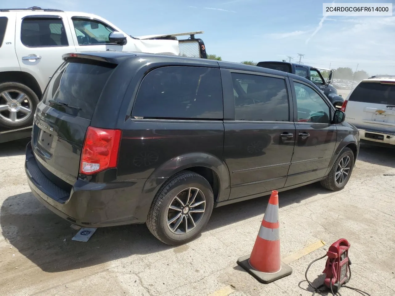 2C4RDGCG6FR614000 2015 Dodge Grand Caravan Sxt