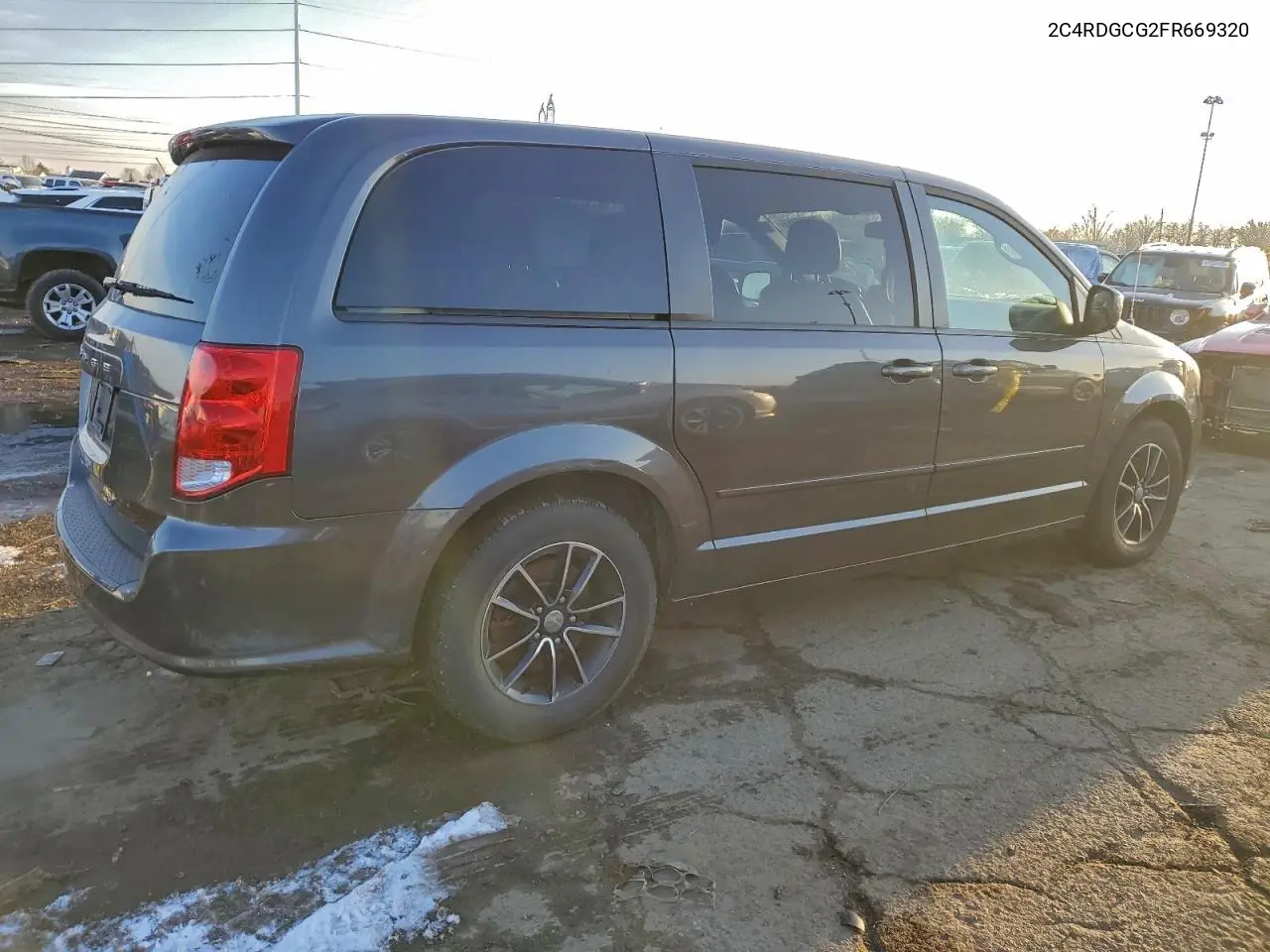 2C4RDGCG2FR669320 2015 Dodge Grand Caravan Sxt