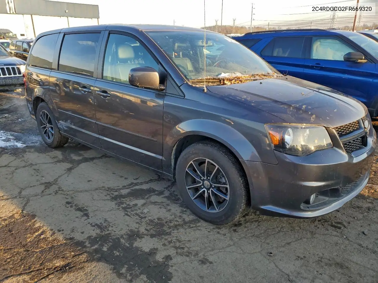 2C4RDGCG2FR669320 2015 Dodge Grand Caravan Sxt