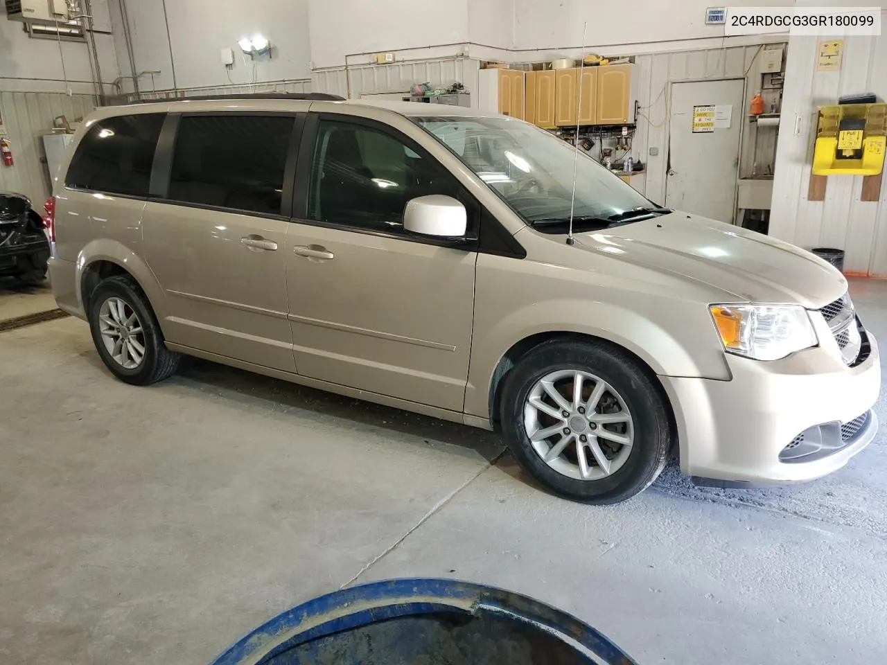 2C4RDGCG3GR180099 2016 Dodge Grand Caravan Sxt