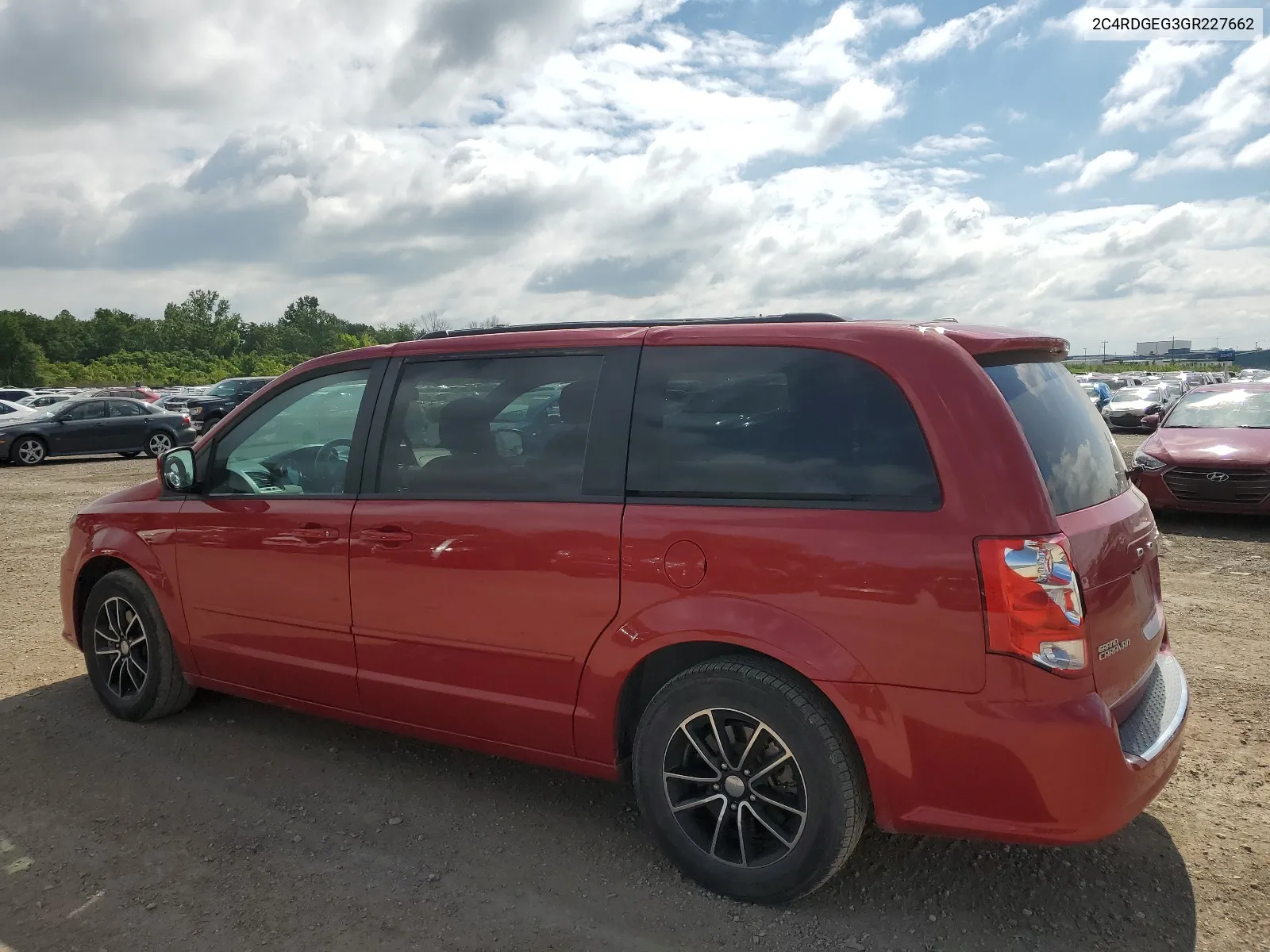 2016 Dodge Grand Caravan R/T VIN: 2C4RDGEG3GR227662 Lot: 65660044