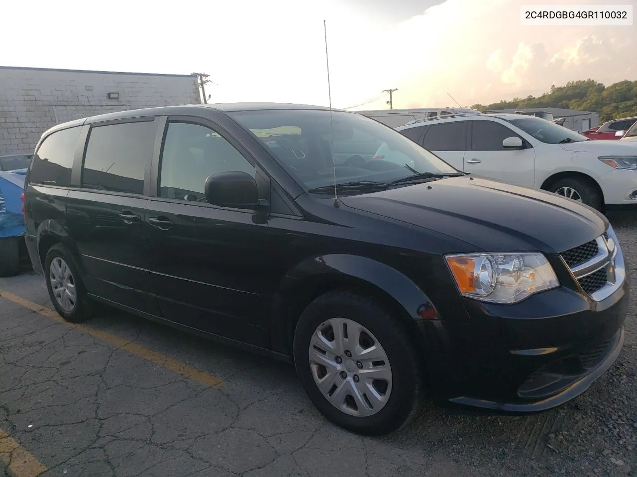 2C4RDGBG4GR110032 2016 Dodge Grand Caravan Se