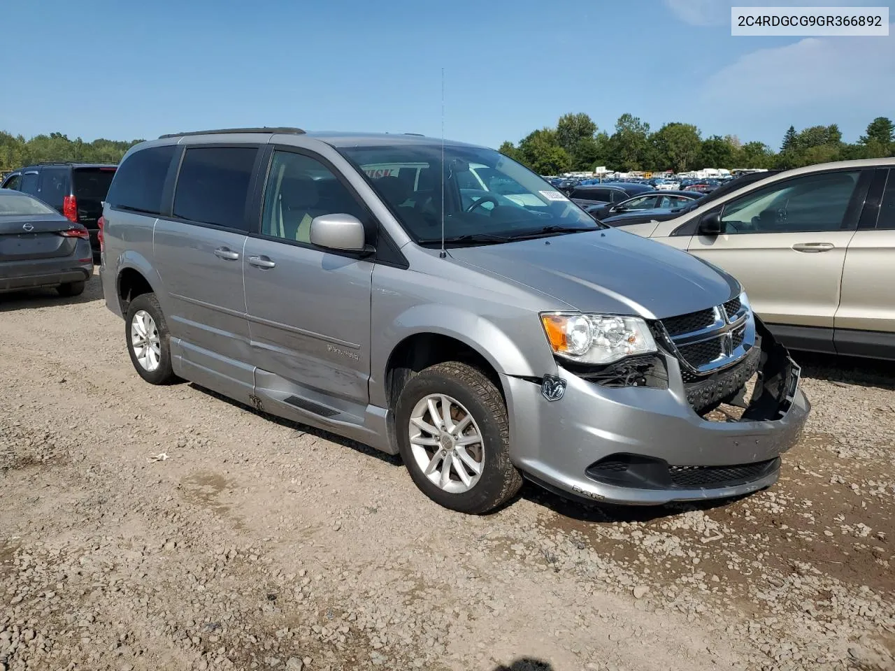 2C4RDGCG9GR366892 2016 Dodge Grand Caravan Sxt