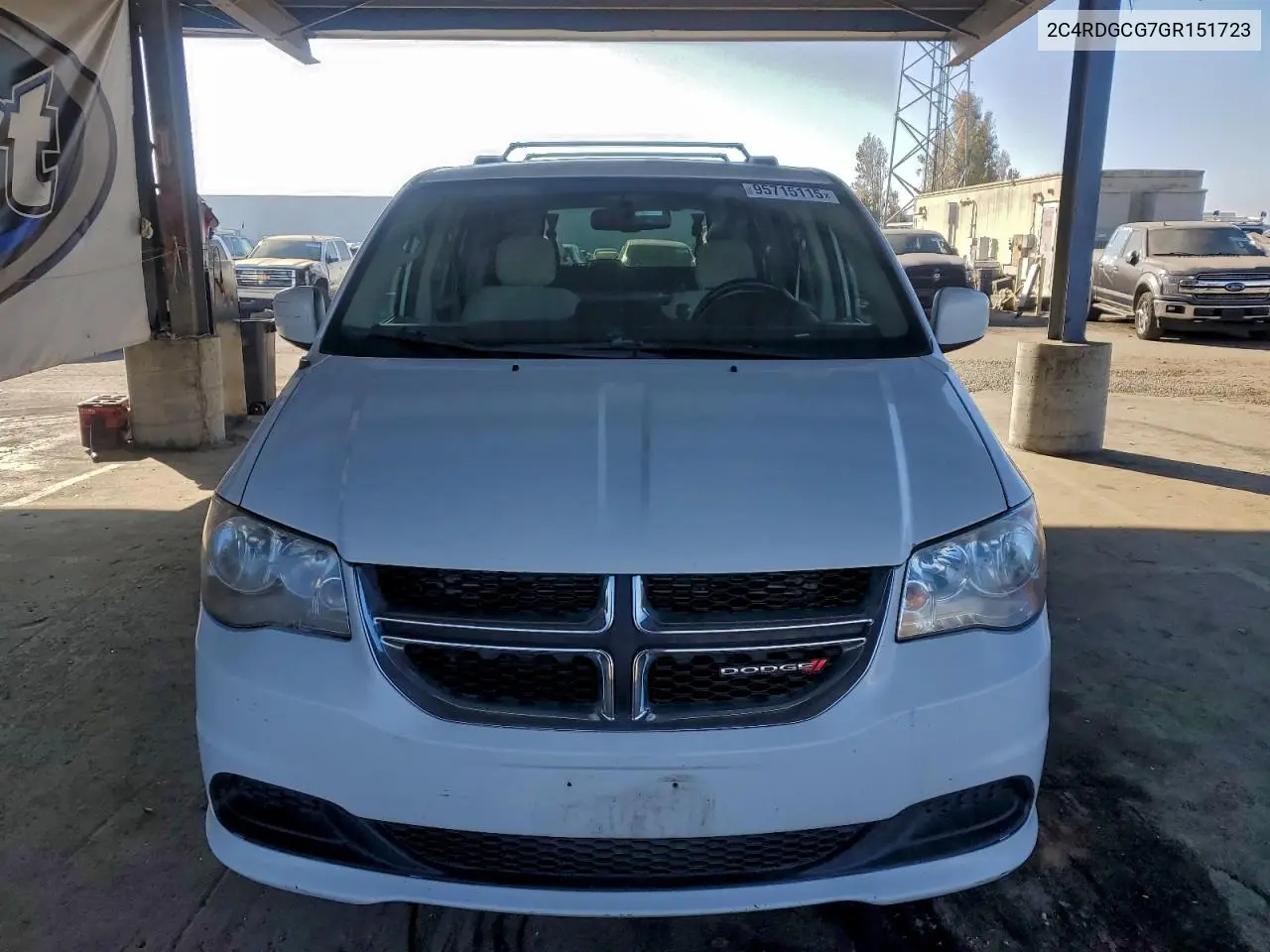 2C4RDGCG7GR151723 2016 Dodge Grand Caravan Sxt