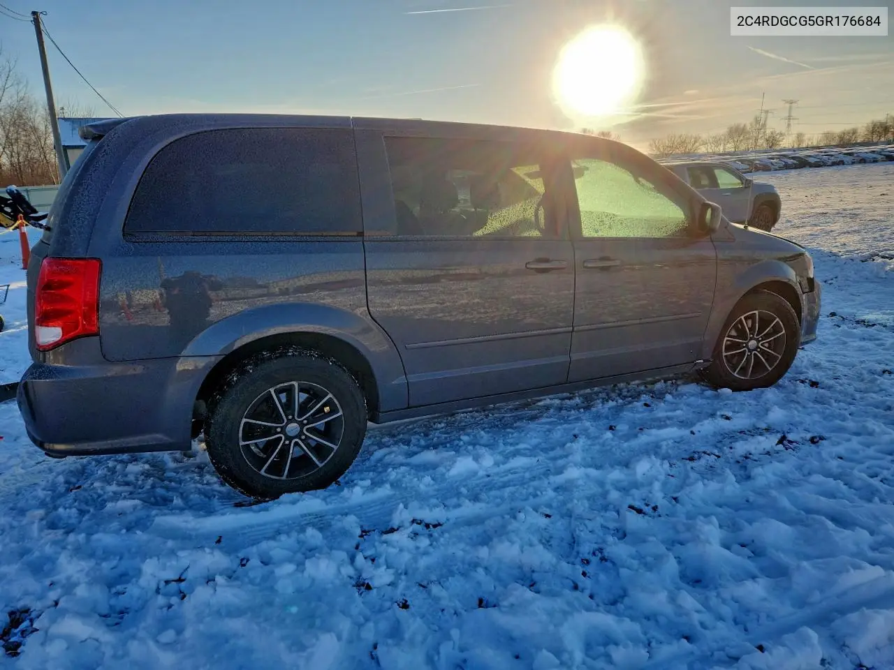 2C4RDGCG5GR176684 2016 Dodge Grand Caravan Sxt