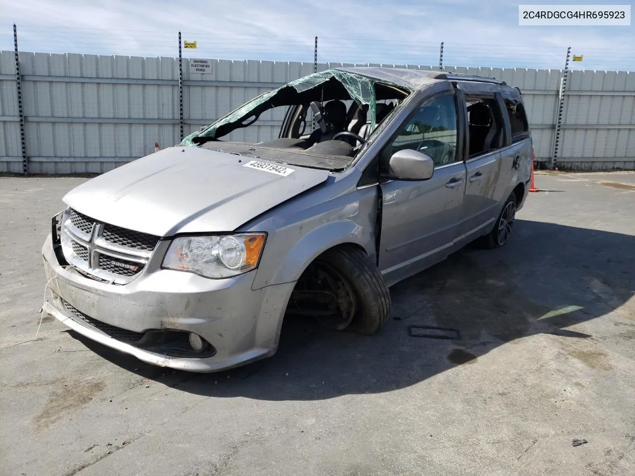 2017 Dodge Grand Caravan Sxt VIN: 2C4RDGCG4HR695923 Lot: 45931942