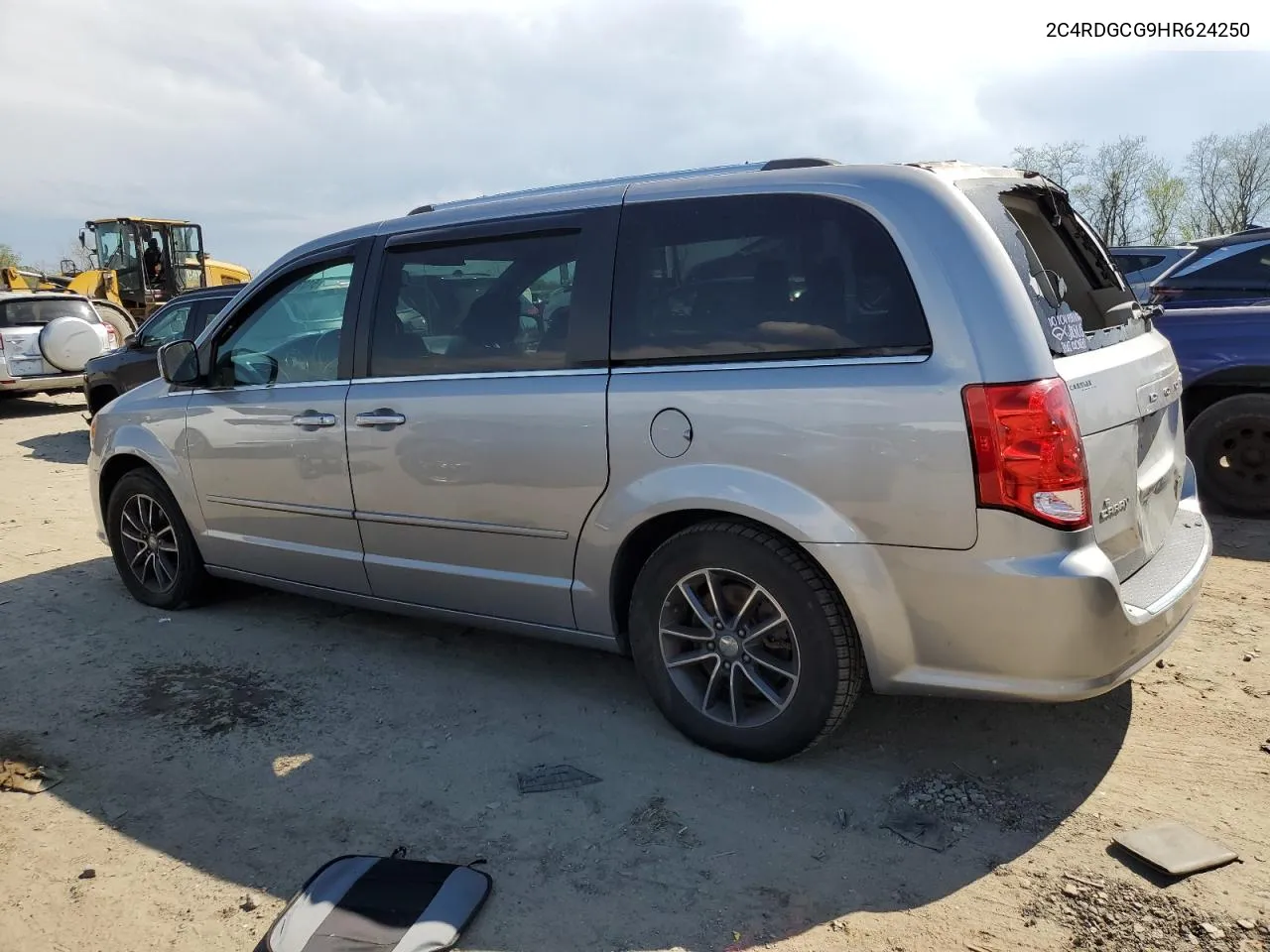 2C4RDGCG9HR624250 2017 Dodge Grand Caravan Sxt