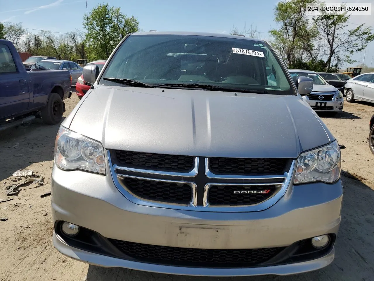 2C4RDGCG9HR624250 2017 Dodge Grand Caravan Sxt