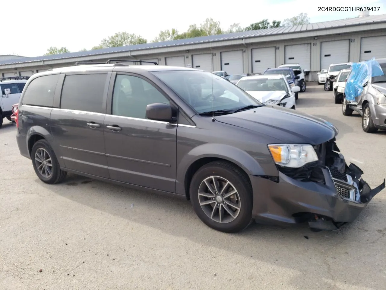 2C4RDGCG1HR639437 2017 Dodge Grand Caravan Sxt