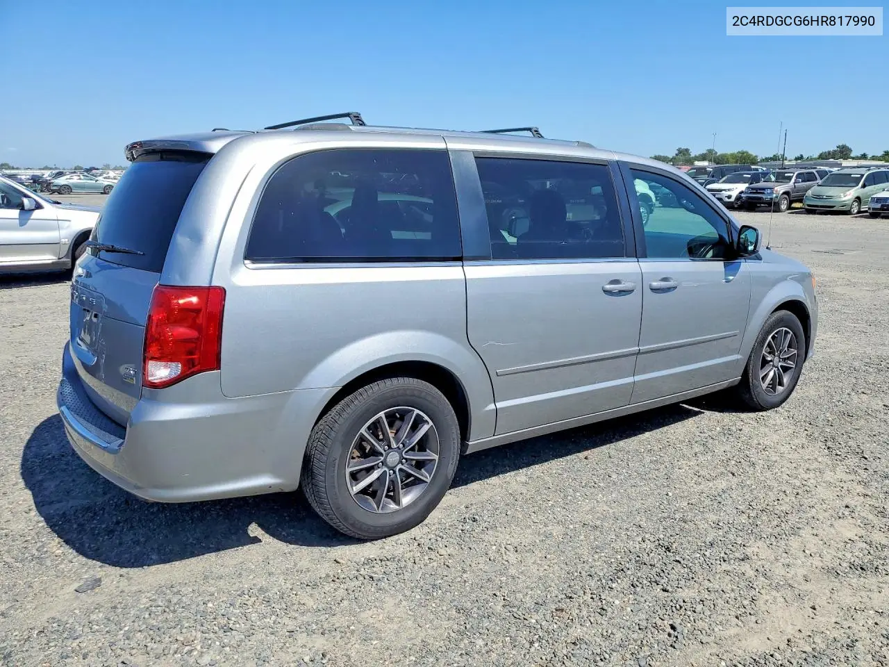 2C4RDGCG6HR817990 2017 Dodge Grand Caravan Sxt