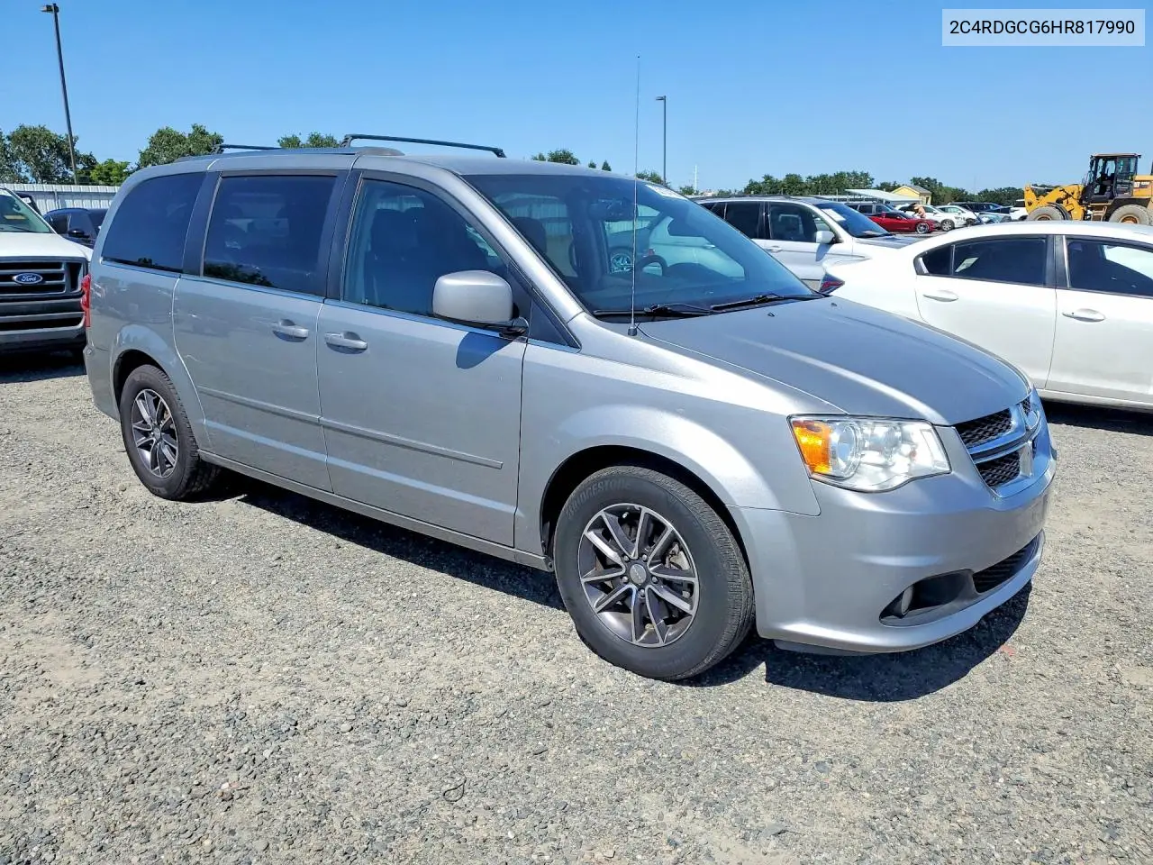 2C4RDGCG6HR817990 2017 Dodge Grand Caravan Sxt