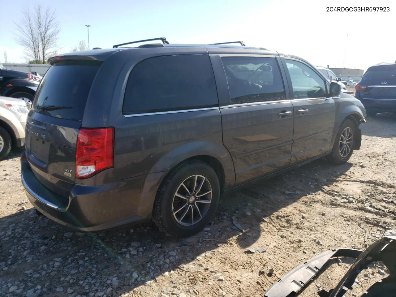 2017 Dodge Grand Caravan Sxt VIN: 2C4RDGCG3HR697923 Lot: 53839604