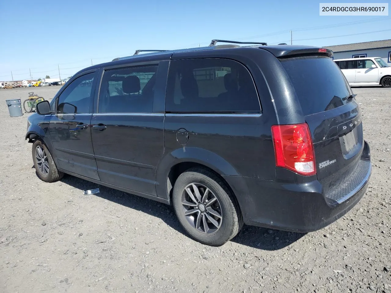 2C4RDGCG3HR690017 2017 Dodge Grand Caravan Sxt