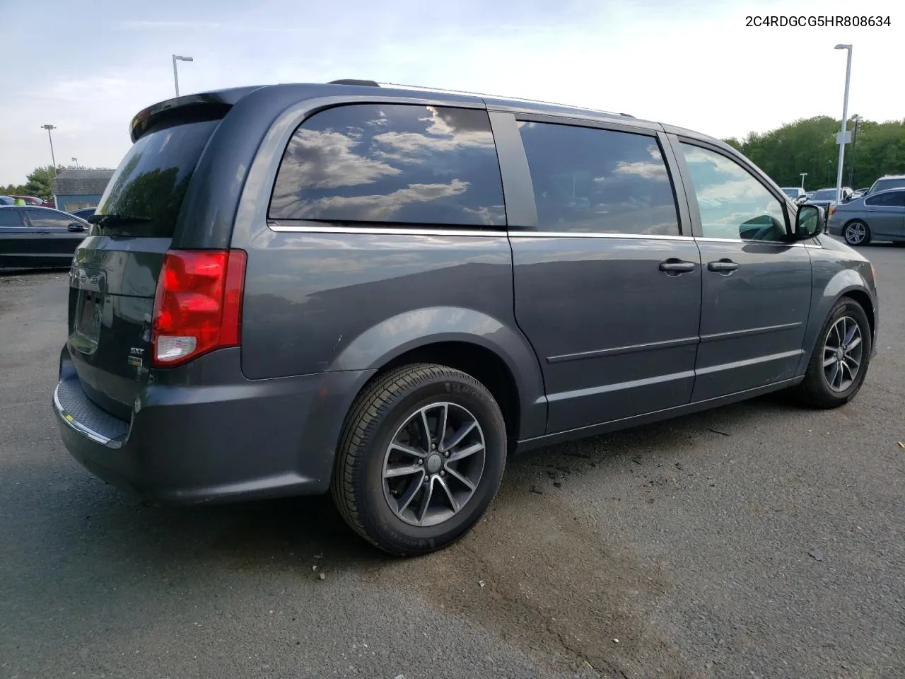 2C4RDGCG5HR808634 2017 Dodge Grand Caravan Sxt