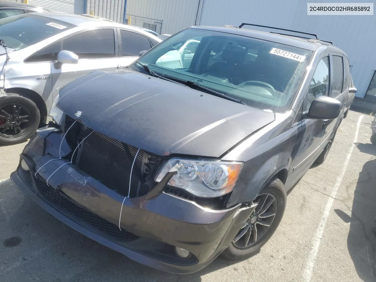 2C4RDGCG2HR685892 2017 Dodge Grand Caravan Sxt