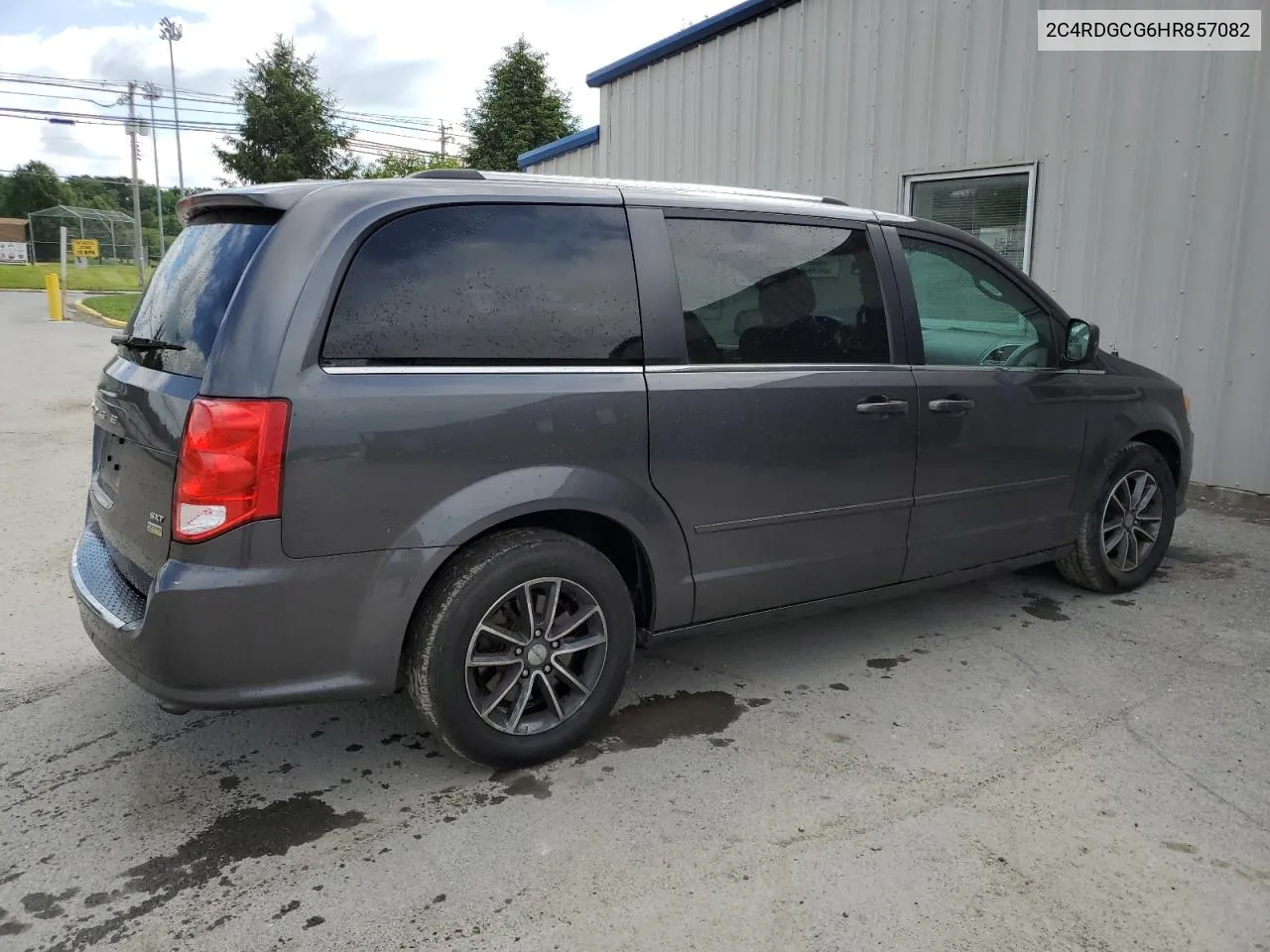 2C4RDGCG6HR857082 2017 Dodge Grand Caravan Sxt