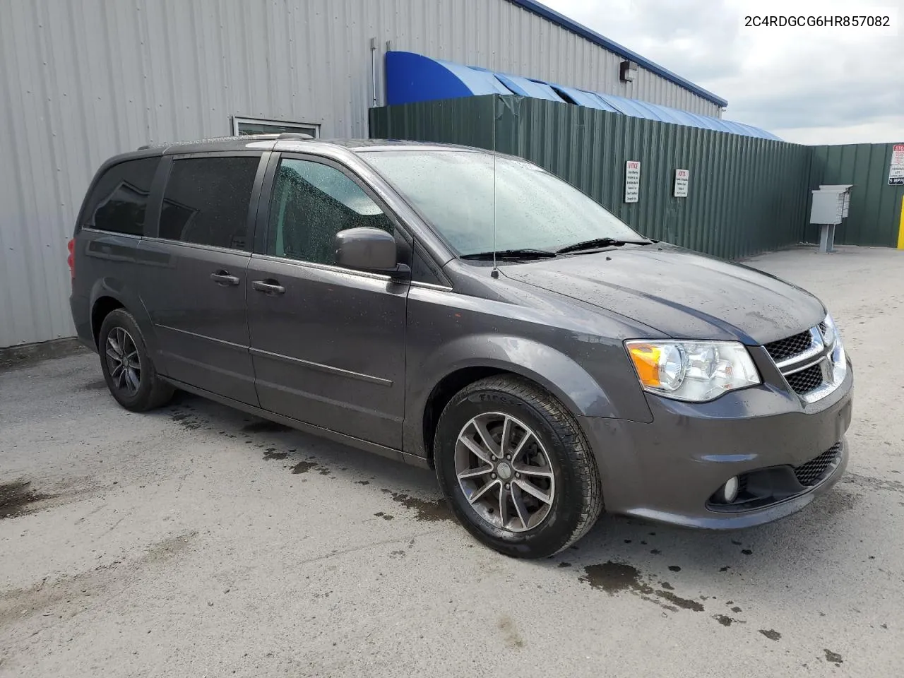 2C4RDGCG6HR857082 2017 Dodge Grand Caravan Sxt