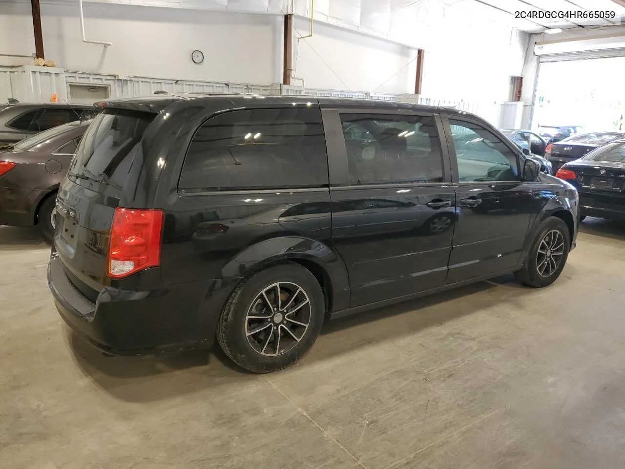 2C4RDGCG4HR665059 2017 Dodge Grand Caravan Sxt