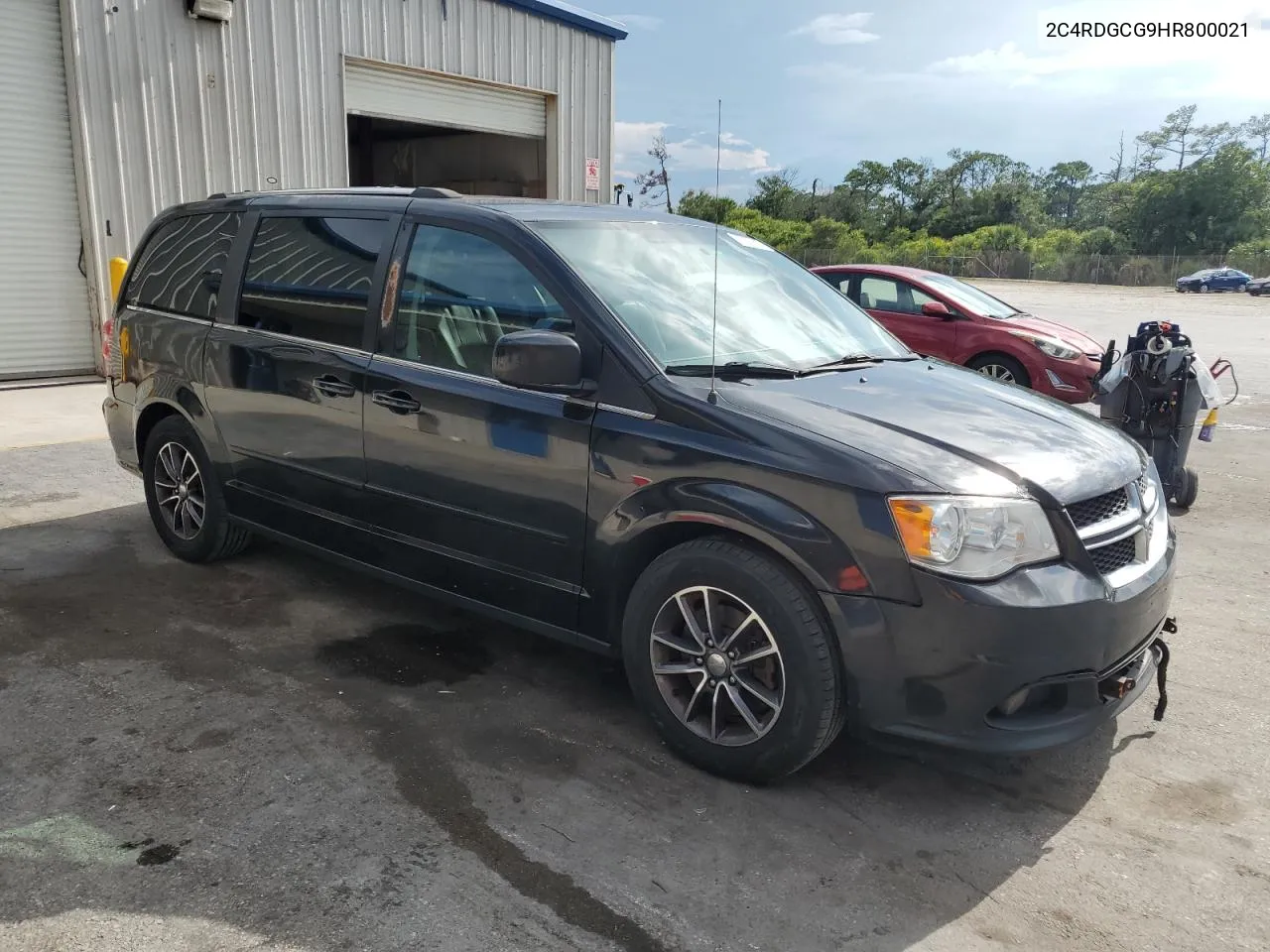 2C4RDGCG9HR800021 2017 Dodge Grand Caravan Sxt