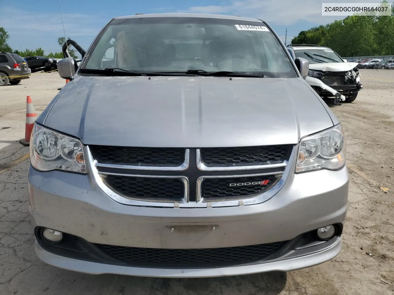 2C4RDGCG0HR664037 2017 Dodge Grand Caravan Sxt