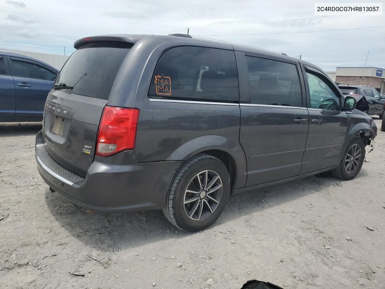 2C4RDGCG7HR813057 2017 Dodge Grand Caravan Sxt